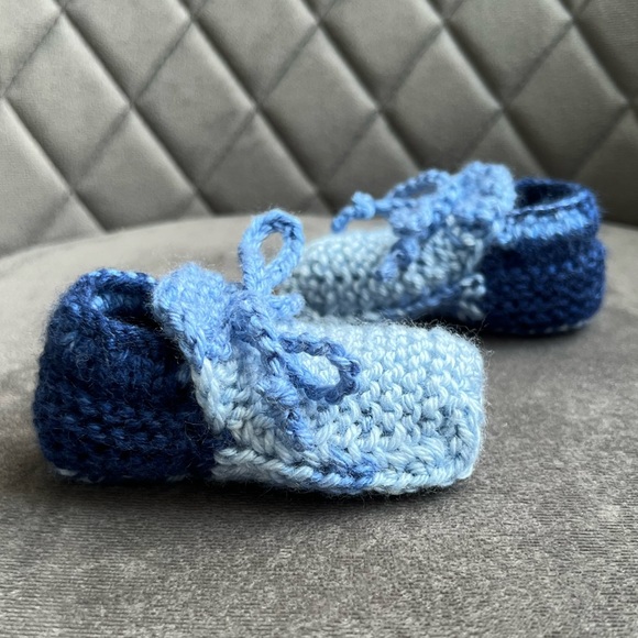 Handmade Blue Baby Booties - Picture 4 of 7